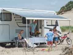 Wall mounted with Aluminium End Caps
								<br>Lock on both sides of the awning and Easy Lock Support Leg 
								<br>Automatic Twisting Front Profile 
								<br>Manual operation for speedy setup
								<br>Price: $1,249.00