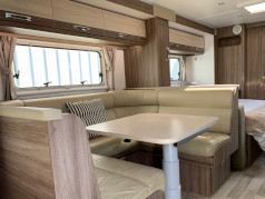 Gas Oven
								<br>3 Way Fridge/Freezer
								<br>Air Con,Solar
								<br>Large Slide Out